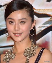 英国一母亲把女儿藏抽屉养到3岁